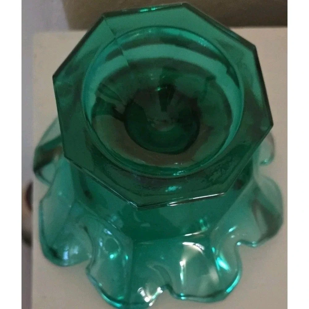 Emerald Green Glass Vintage‎  Petal Candy Dish Handkerchief Compote St. Paddy's
